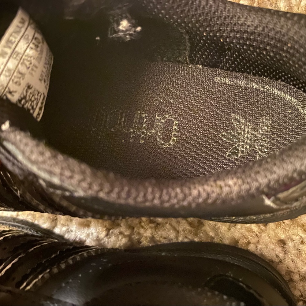 Adidas - Picture 2 of 5